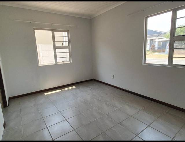 3 BEDROOM HOUSE FOR SALE IN PERLEMOENBAAI